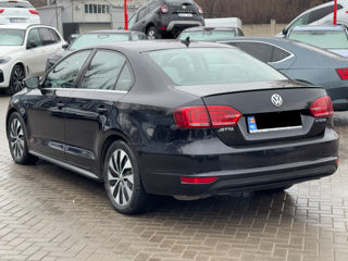 Volkswagen Jetta foto 3