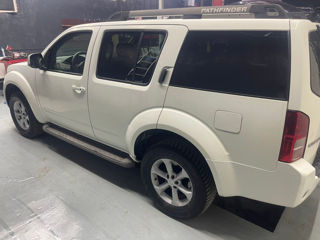 Nissan Pathfinder foto 5