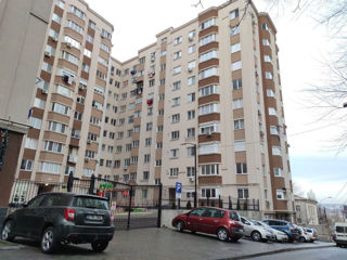 Apartament cu 2 camere, 64 m², Botanica, Chișinău foto 1