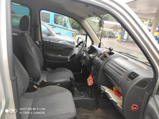 Opel Agila foto 7