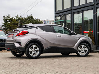 Toyota C-HR foto 2