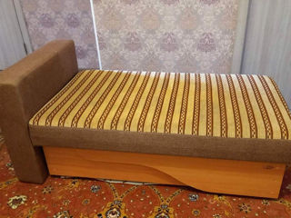 Canapea extensibila moale Confort pentru copii si maturi cu lada. D: 1,95 - 0,75.