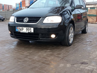 Volkswagen Touran foto 6