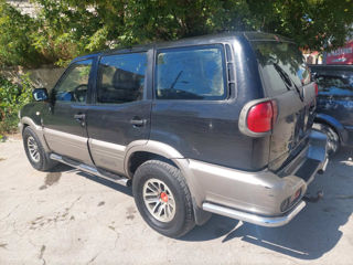 Nissan Terrano foto 2