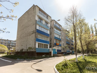 Apartament cu 3 camere, 73 m², Botanica, Chișinău foto 1