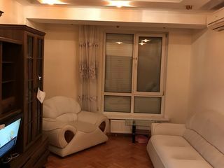 Apartament cu 3 camere spre chirie in Sector Botanica str.Grenoble foto 4