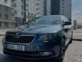 Skoda Superb foto 2