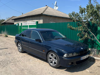 BMW 5 Series foto 3