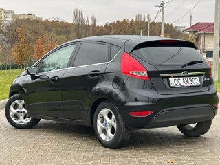 Ford Fiesta foto 5