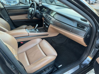 BMW 7 Series foto 7