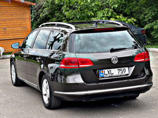 Volkswagen Passat foto 8