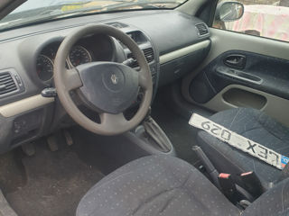 Renault Clio foto 10