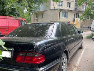 Mercedes E-Class foto 5