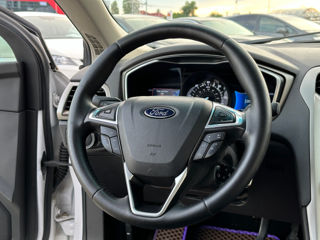 Ford Fusion foto 9