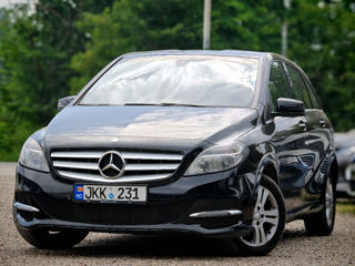 Mercedes B-Class foto 2