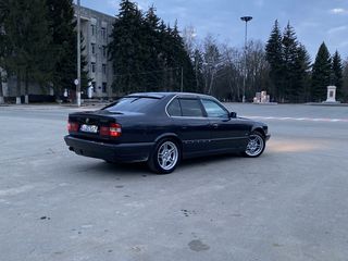 BMW 5 Series foto 4