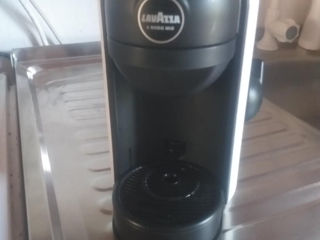 Masina de cafea Lavazza a modo mio!