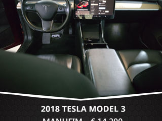 Tesla Model 3 foto 8