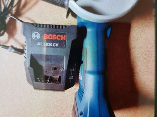 Болгарка аккумуляторная Bosch foto 1
