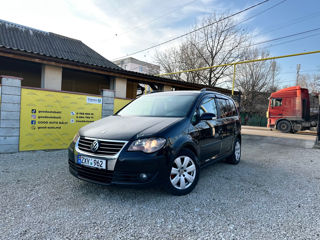 Volkswagen Touran foto 2