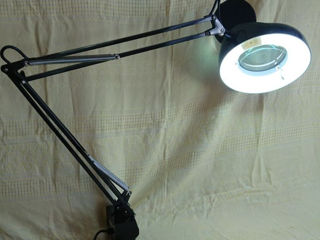 Лампа-лупа, черная, на струбцине