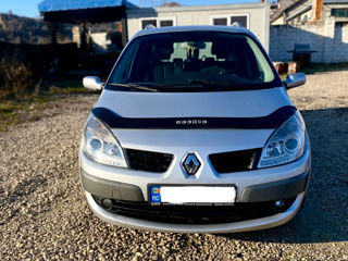 Renault Grand Scenic foto 2