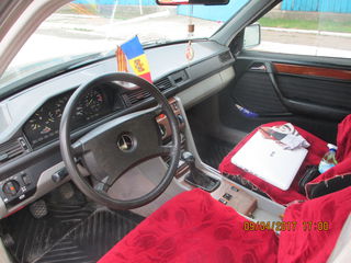 Mercedes Series (W124) foto 6