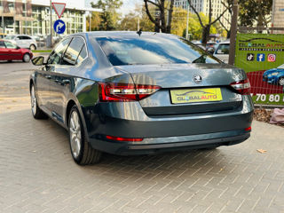 Skoda Superb foto 6