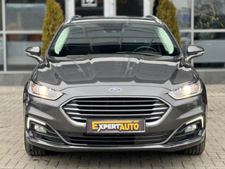 Ford Mondeo foto 2