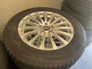 235 /60 R 18 foto 1