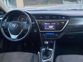 Toyota Auris фото 2