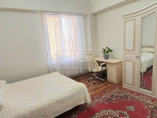 Apartament cu 3 camere, 129 m², Centru, Chișinău foto 7