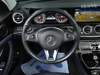 Mercedes E-Class foto 13