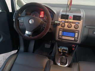 Volkswagen Touran foto 8