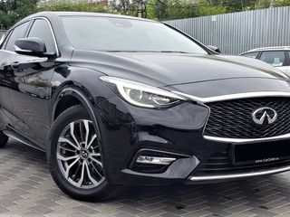 Infiniti QX30 foto 1