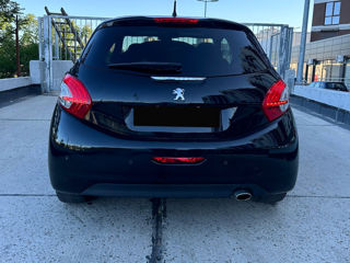 Peugeot 208 foto 5