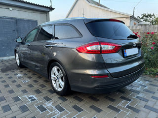 Ford Mondeo foto 8