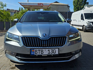 Skoda Superb foto 3