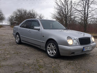 Mercedes E-Class foto 3