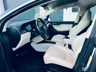 Tesla Model X foto 9