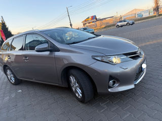 Toyota Auris foto 2