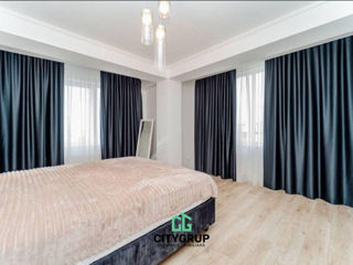 Apartament cu 3 camere, 230 m², Buiucani, Chișinău foto 2