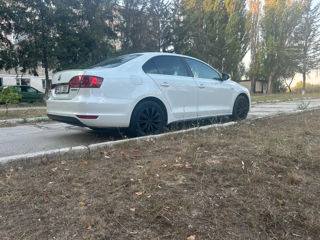 Volkswagen Jetta foto 2