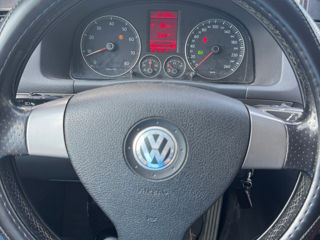 Volkswagen Touran фото 3