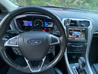 Ford Fusion foto 6