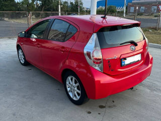 Toyota Prius c foto 2