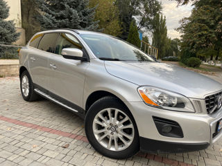 Volvo XC60 foto 1