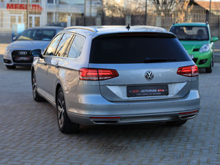 Volkswagen Passat foto 3