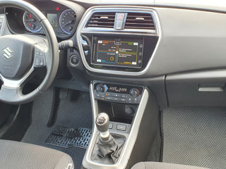 Suzuki S-Cross foto 2