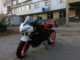 Honda cbr 1000 rr foto 2